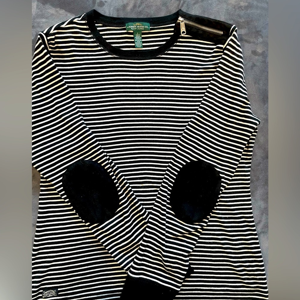 Black and white stripe